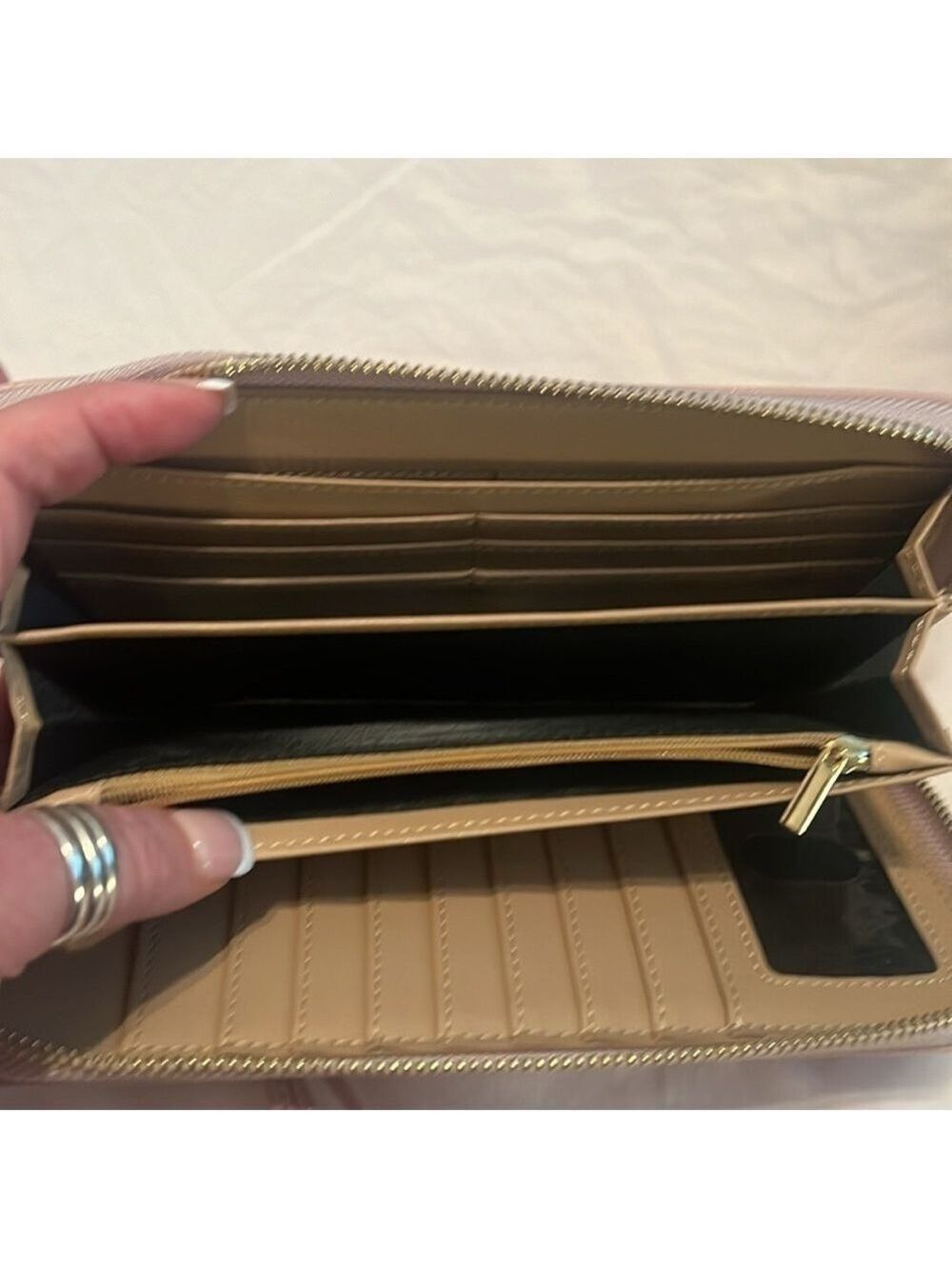NWOT wozeah wristlet or use as wallet - Picture 6 of 7